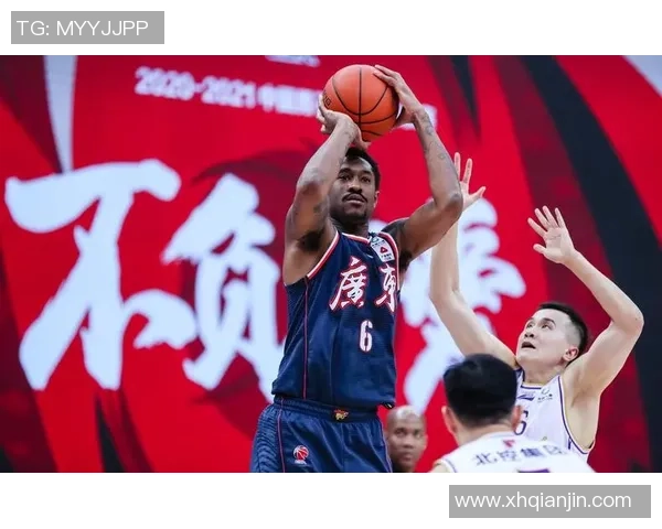 武汉足球队以59分领跑杯赛积分榜展现强劲实力